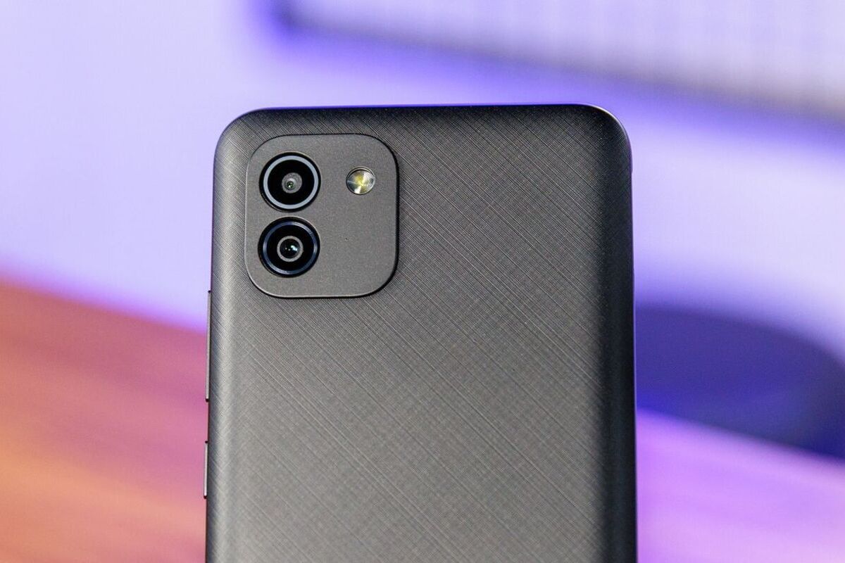 Câmera: Smartphone 64GB Câmera de Smartphone 64GB preto