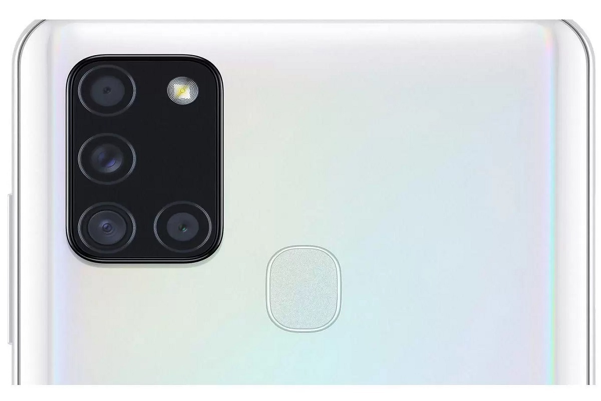 Câmeras: Galaxy A21s Galaxy A21s mostrando suas câmeras e sensor do leitor de impressão digital