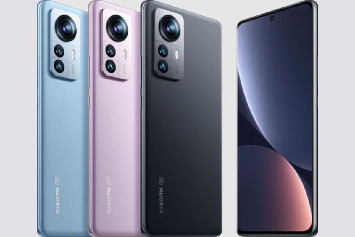 Celulares: Xiaomi Celulares Xiaomi nas cores azul, rosa e preto em foto para publicidade