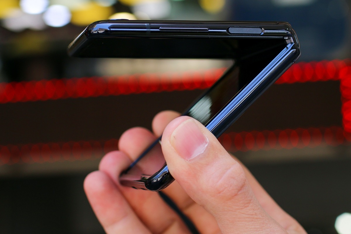 celular: celular que dobra celular que dobra