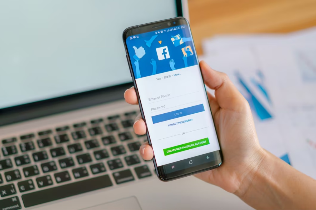 Como funciona o aplicativo Facebook?