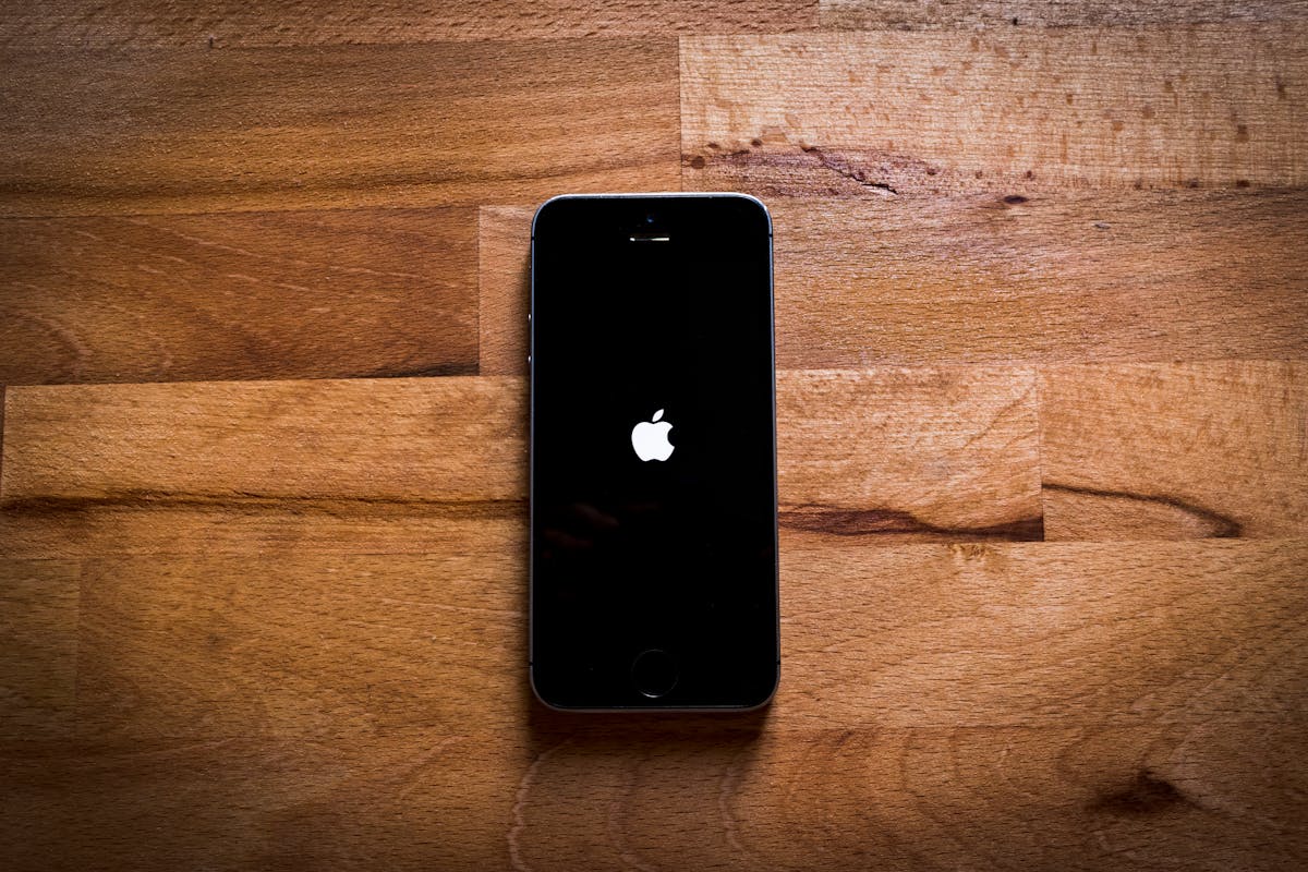 Como reiniciar iPhone?