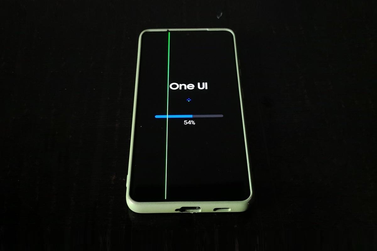 O que é e como corrigir problema da linha verde na tela do celular?